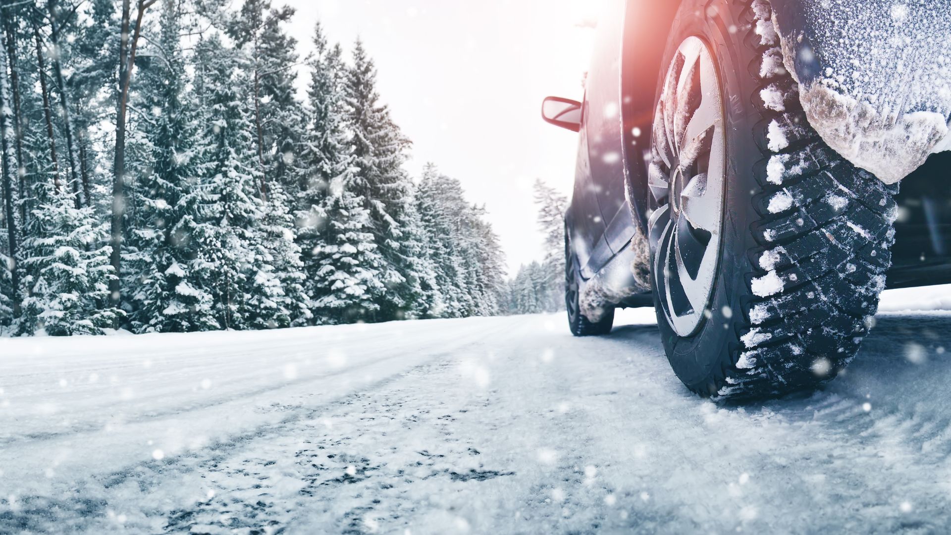 Lire la suite à propos de l’article Loi Montagne : Équipements et obligations pour votre voiture cet hiver !